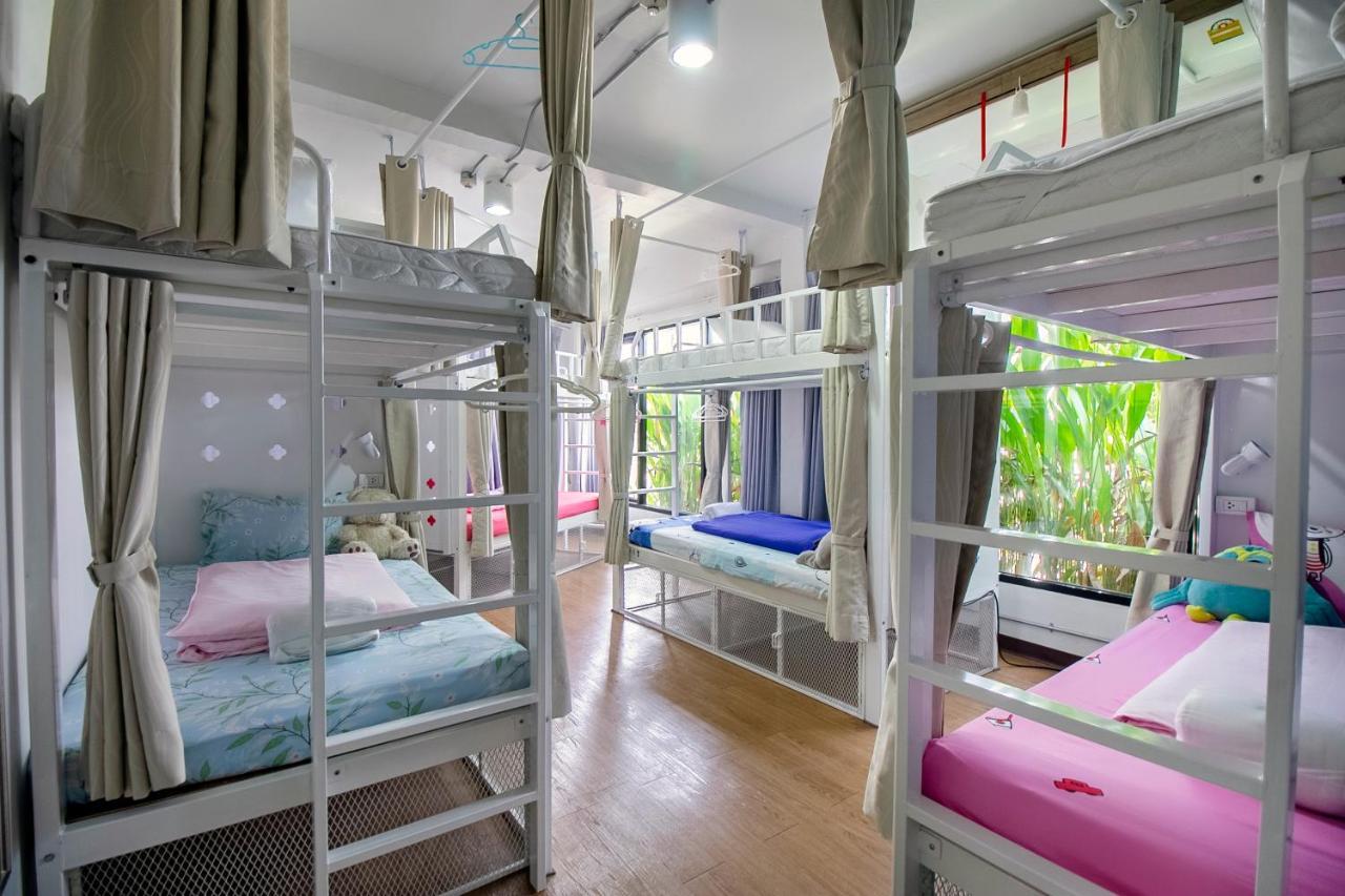 Hotel Hostel@seatzstation 2*